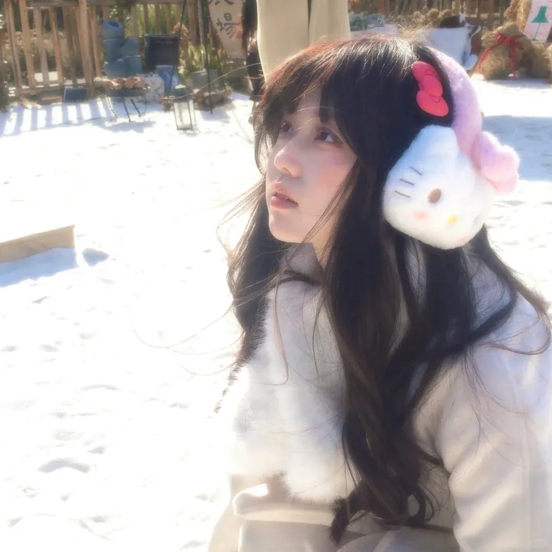 村里来了个直播女神